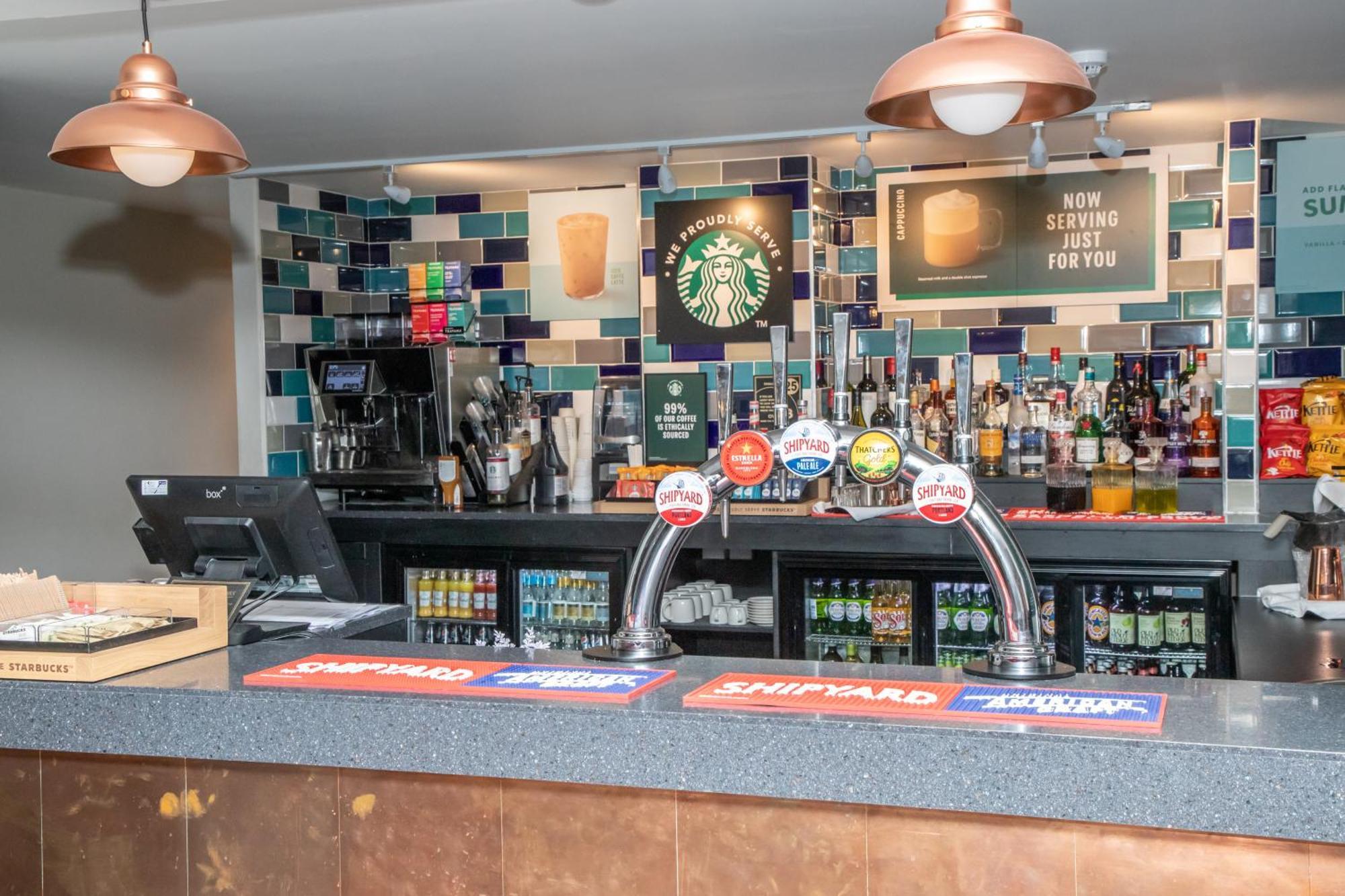 Almondsbury Inn & Lounge Exterior photo