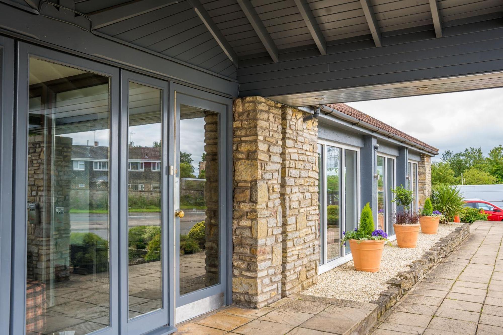 Almondsbury Inn & Lounge Exterior photo