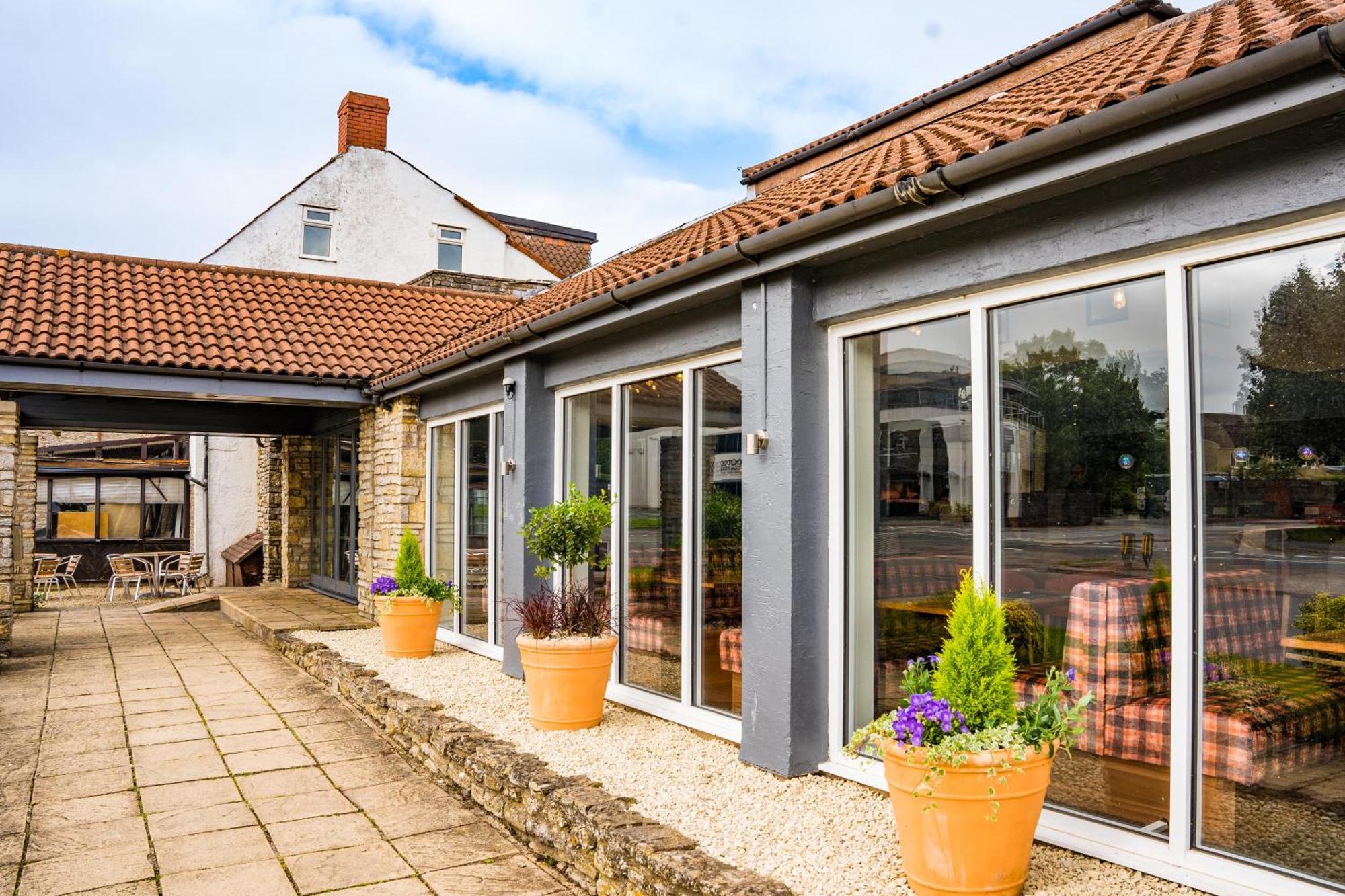 Almondsbury Inn & Lounge Exterior photo